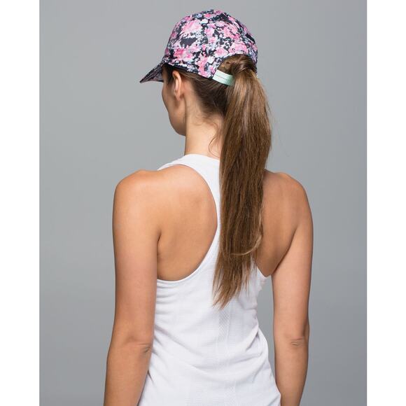 LULULEMON Race To Win Run Hat Crosscourt Petal Black Pow Pink Light OS - Picture 3 of 6